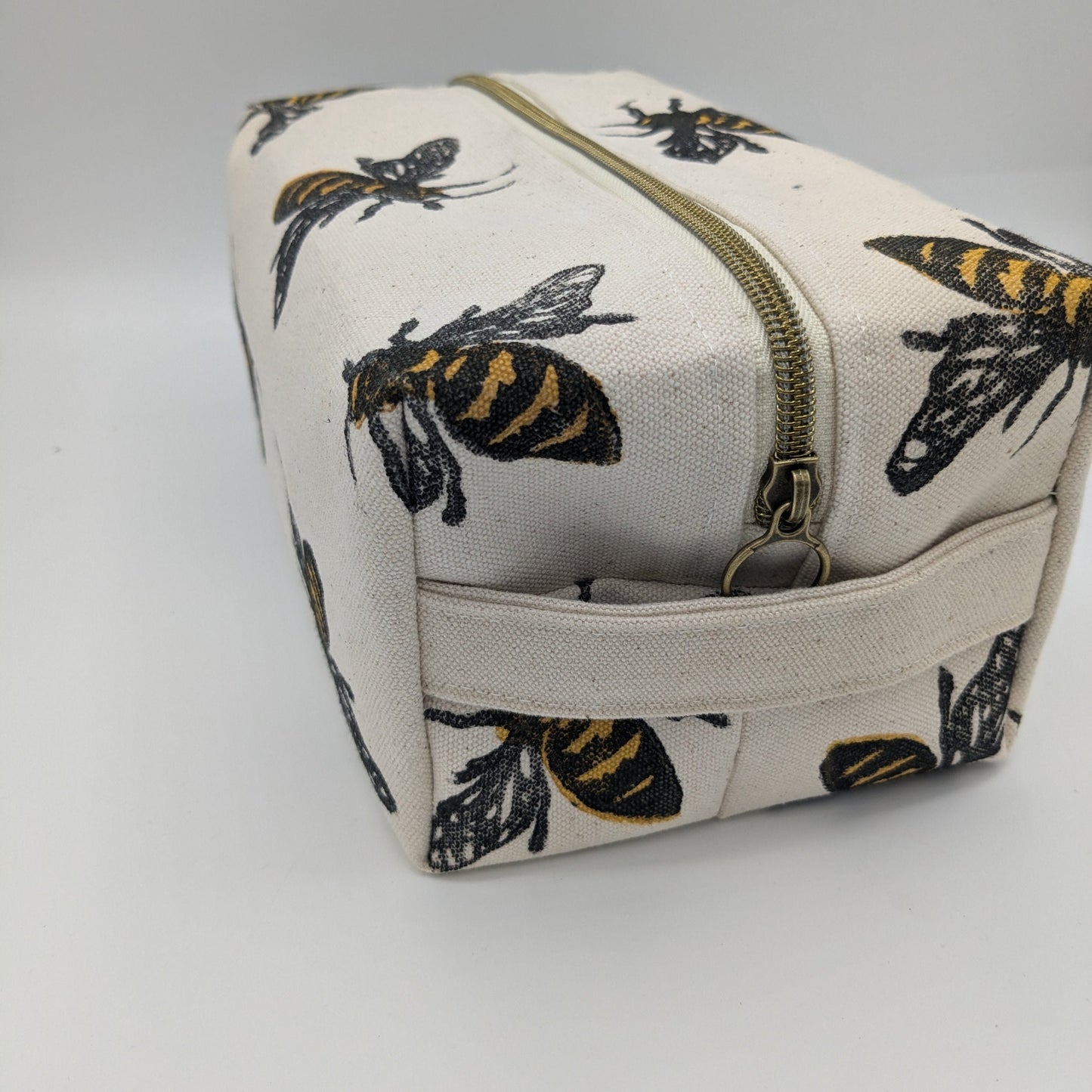 Bee Boxy Pouch