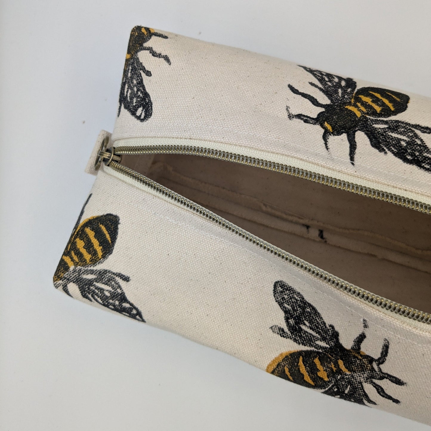 Bee Boxy Pouch